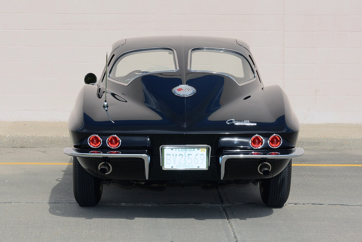 1963-Chevrolet-Corvette-FI-03