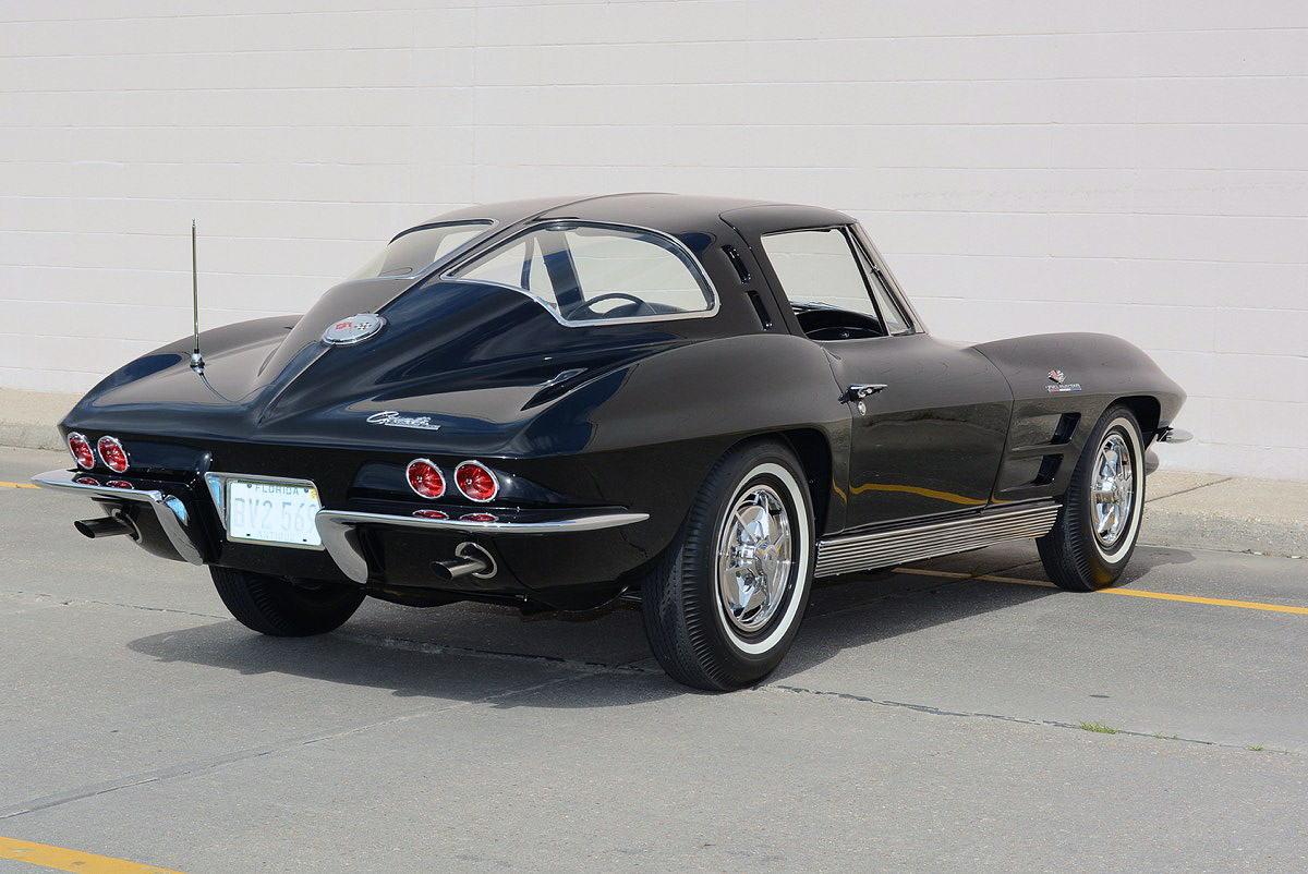 1963-Chevrolet-Corvette-FI-05