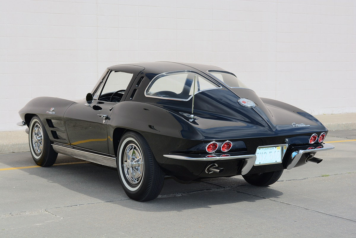 1963-Chevrolet-Corvette-FI-06