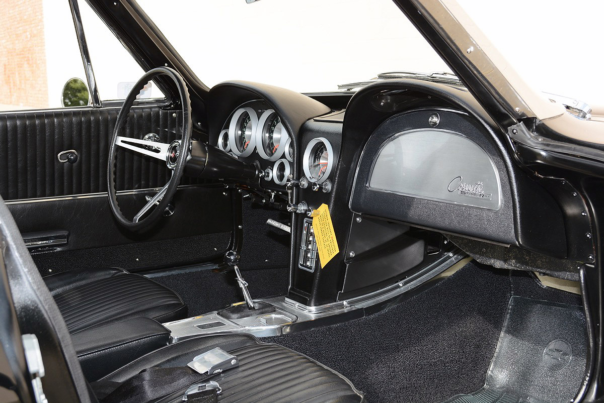 1963-Chevrolet-Corvette-FI-11