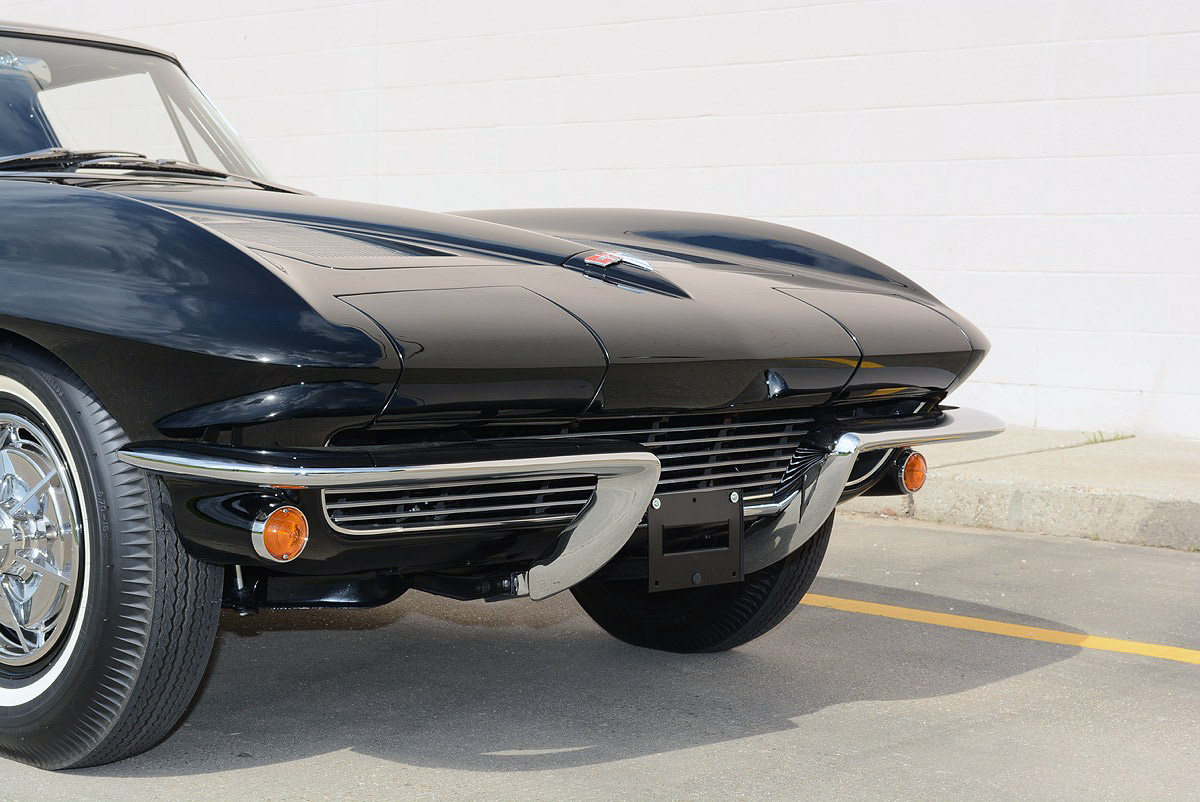 1963-Chevrolet-Corvette-FI-12