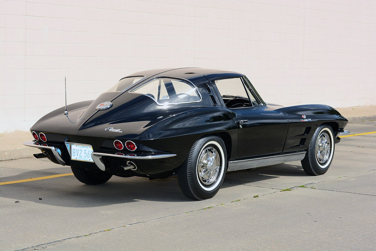 1963-Chevrolet-Corvette-FI-19