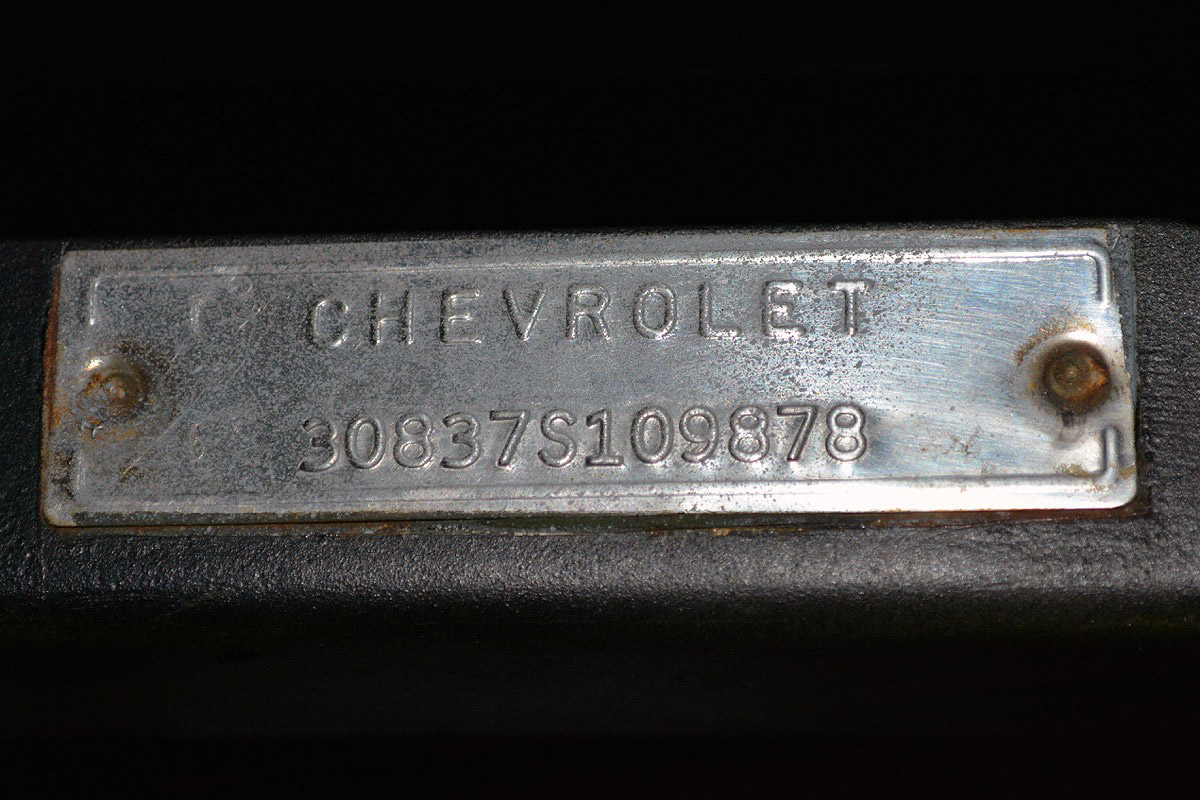 1963-Chevrolet-Corvette-FI-58