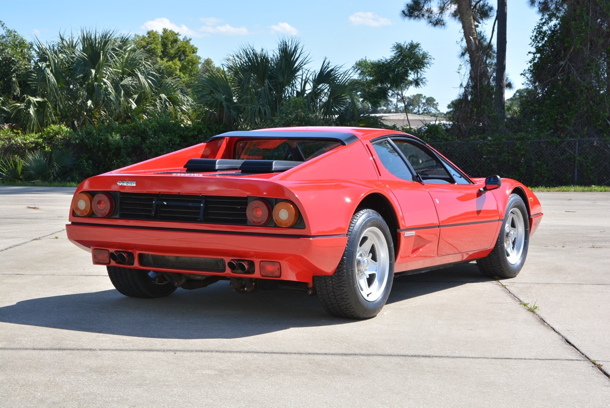1982-Ferrari-512BBi-04
