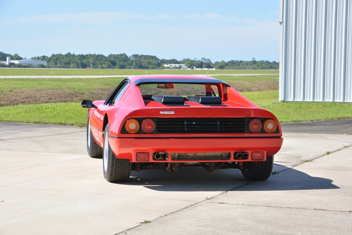 1982-Ferrari-512BBi-09