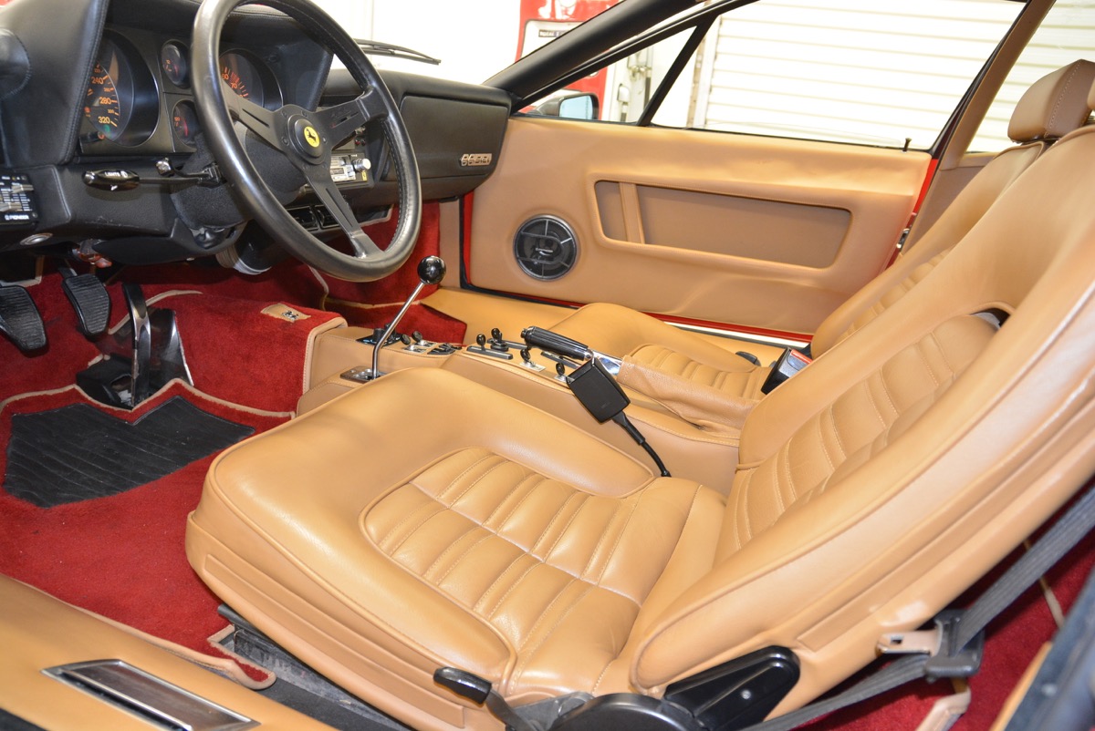 1982-Ferrari-512BBi-23