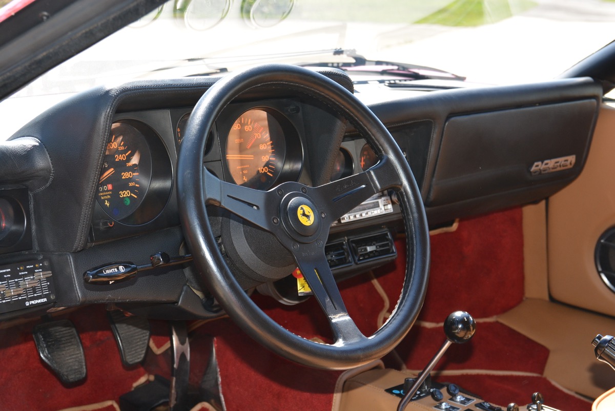 1982-Ferrari-512BBi-26
